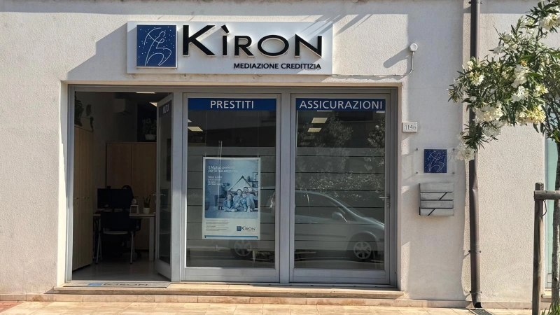 La Vetrina dell'Agenzia Kiron di Olbia